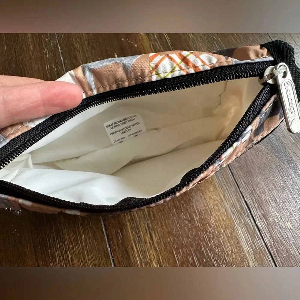 Lesportsac zip pouch